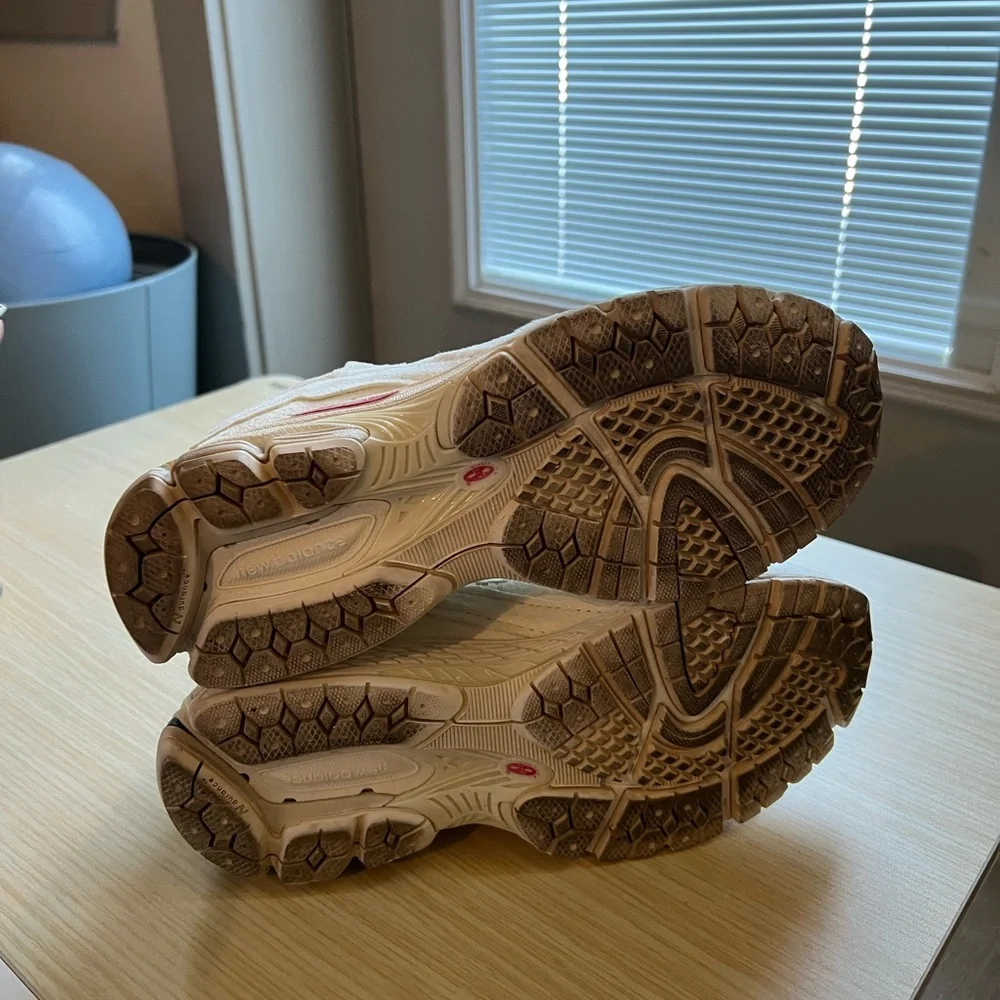 New Balance 2002 R - Picture 5 of 5